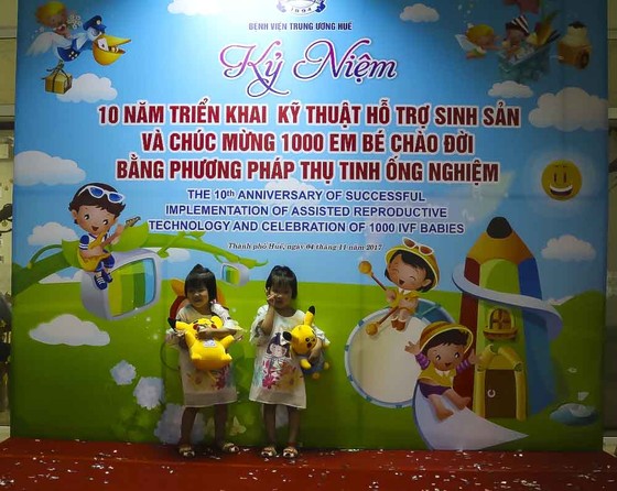 1.000 em bé thụ tinh trong ông nghiệm ảnh 1