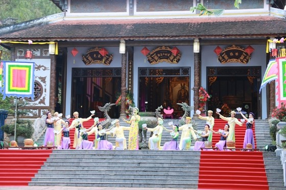 Thiêng liêng lễ hội tưởng nhớ người mở cõi ảnh 1