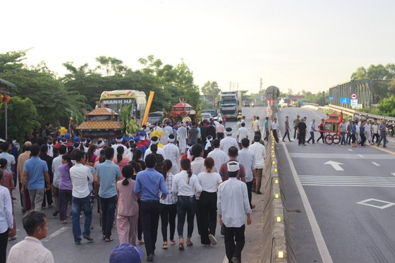 Tiễn đưa các nạn nhân vụ tai nạn giao thông tại Quảng Nam về nơi an nghỉ ảnh 7