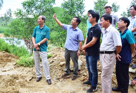 Khẩn cấp khắc phục sạt lở đất đường đi thủy điện Hương Điền ảnh 2