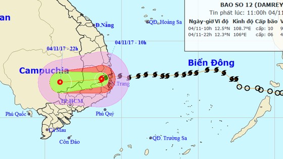 Trong 12 giờ tới, bão số 12 tiếp tục đi sâu vào đất liền và suy yếu dần thành áp thấp nhiệt đới ảnh 1