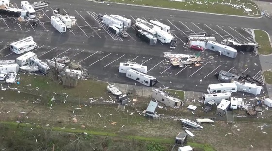 Siêu bão Michael tấn công Florida: 17 người chết, một căn cứ quân sự bị san bằng, cả thị trấn bị xóa sổ ảnh 10