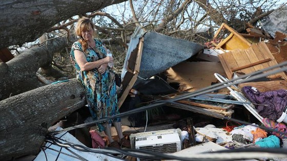 Siêu bão Michael tấn công Florida: 17 người chết, một căn cứ quân sự bị san bằng, cả thị trấn bị xóa sổ ảnh 28