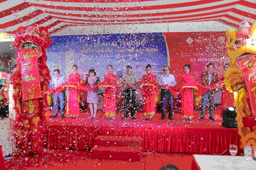 Hàng trăm khách tham dự khai trương TMS Quy Nhon ảnh 1