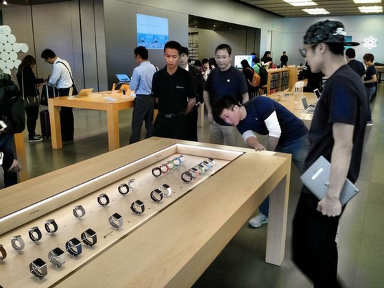 Sự trỗi dậy của Apple Watch sẽ ảnh hưởng tiêu cực tới Thụy Sĩ theo 2 cách, trực tiếp và gián tiếp.