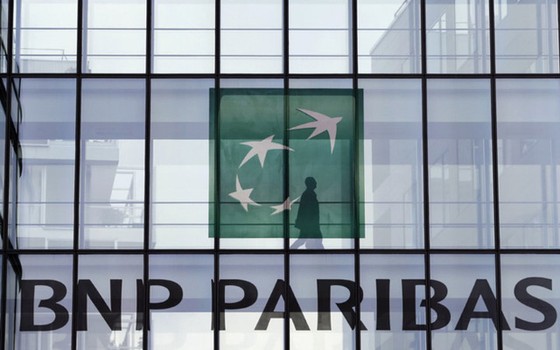 BNP Paribas là ngân hàng và công ty dịch vụ tài chính Pháp. Ngân hàng này xếp thứ 7 thế giới, với tổng giá trị tài sản 2.400 tỉ USD.