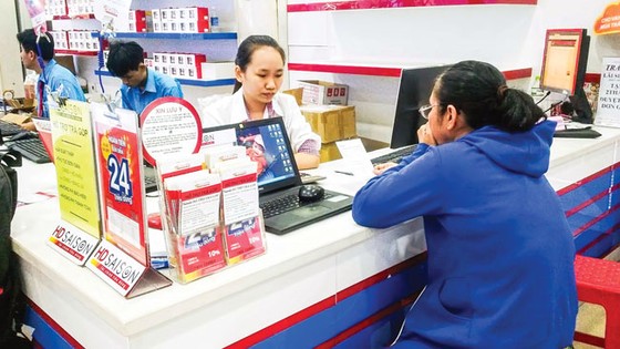 Nâng cao đời sống nhân viên ngành giáo dục, y tế ảnh 1