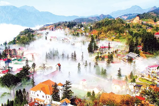 Phía sau một Sapa hoa lệ ảnh 7