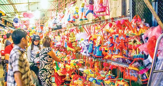 Chẻ tre làm lồng đèn Trung Thu ảnh 3