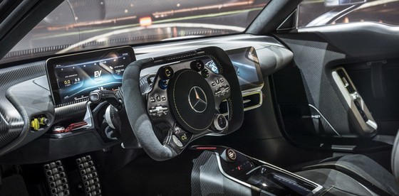 Vẻ đẹp xuất sắc của xe đua Công thức 1 đường phố Mercedes-AMG Project One ngoài đời thực - Ảnh 18. Vẻ đẹp xuất sắc của xe đua Công thức 1 đường phố Mercedes-AMG Project One ngoài đời thực - Ảnh 18.