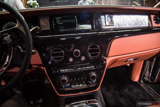 Xe siêu sang Rolls-Royce Phantom 2018 có giá khởi điểm lên gần 744.000 USD - Ảnh 10. Xe siêu sang Rolls-Royce Phantom 2018 có giá khởi điểm lên gần 744.000 USD - Ảnh 10.