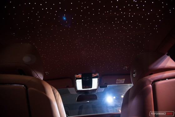 Xe siêu sang Rolls-Royce Phantom 2018 có giá khởi điểm lên gần 744.000 USD - Ảnh 14. Xe siêu sang Rolls-Royce Phantom 2018 có giá khởi điểm lên gần 744.000 USD - Ảnh 14.