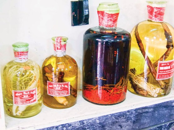Mê cung rượu độc ảnh 1