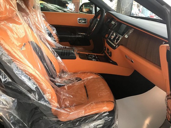 Rolls-Royce Dawn 25 tỷ Đồng bất ngờ xuất hiện tại Sài thành - Ảnh 14. Rolls-Royce Dawn 25 tỷ Đồng bất ngờ xuất hiện tại Sài thành - Ảnh 14.