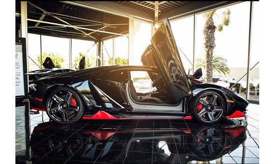 Đây là chiếc Lamborghini Centenario đầu tiên trên thế giới được rao bán - Ảnh 13. Đây là chiếc Lamborghini Centenario đầu tiên trên thế giới được rao bán - Ảnh 13.