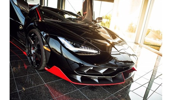 Đây là chiếc Lamborghini Centenario đầu tiên trên thế giới được rao bán - Ảnh 6. Đây là chiếc Lamborghini Centenario đầu tiên trên thế giới được rao bán - Ảnh 6.