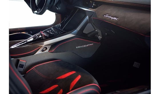 Đây là chiếc Lamborghini Centenario đầu tiên trên thế giới được rao bán - Ảnh 11. Đây là chiếc Lamborghini Centenario đầu tiên trên thế giới được rao bán - Ảnh 11.