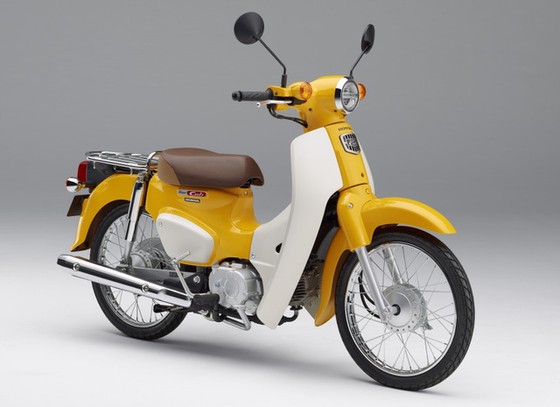 Honda Super Cub 2018 trình làng với đèn pha LED, giá từ 46,5 triệu Đồng - Ảnh 1. Honda Super Cub 2018 trình làng với đèn pha LED, giá từ 46,5 triệu Đồng - Ảnh 1.