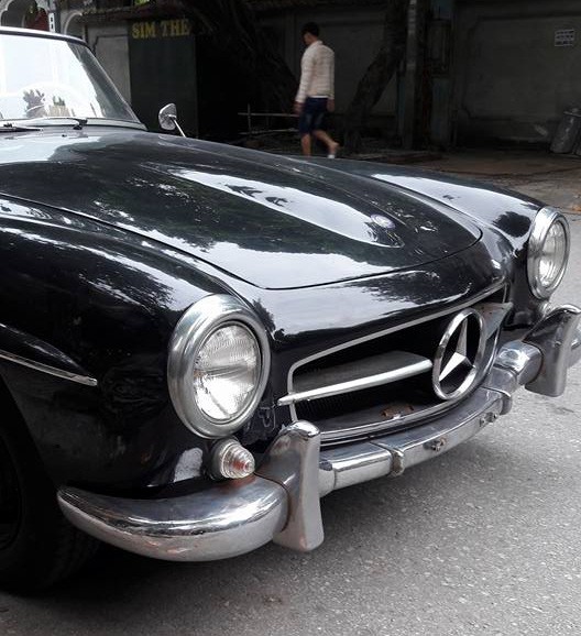 Hàng hiếm Mercedes-Benz 190SL của đại gia Ninh Bình tái xuất trên phố - Ảnh 7. Hàng hiếm Mercedes-Benz 190SL của đại gia Ninh Bình tái xuất trên phố - Ảnh 7.