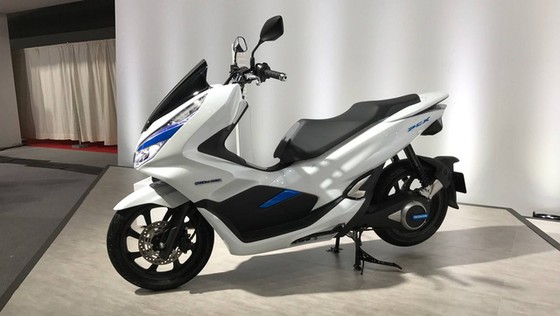Bộ đôi Honda PCX Hybrid và PCX Electric được vén màn, sẽ bán vào năm sau - Ảnh 9. Bộ đôi Honda PCX Hybrid và PCX Electric được vén màn, sẽ bán vào năm sau - Ảnh 9.
