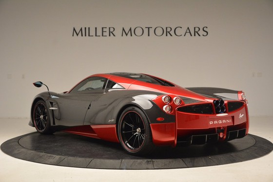 Thần gió Pagani Huayra dành cho fan cuồng màu đỏ - Ảnh 6. Thần gió Pagani Huayra dành cho fan cuồng màu đỏ - Ảnh 6.