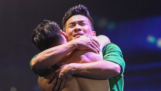 Quốc Cơ - Quốc Nghiệp làm khán giả thót tim tại chung kết Britain's Got Talent 2018 ảnh 10