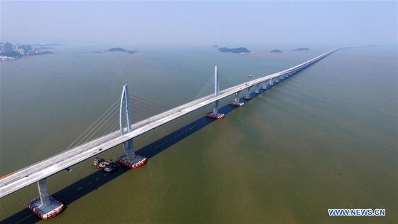 Trung Quốc khánh thành cây cầu vượt biển dài nhất thế giới nối Hong Kong với đại lục ảnh 14