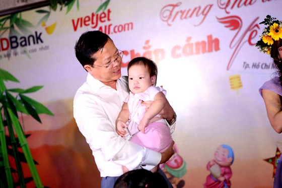 Hành khách nhí đáng yêu mùa trung thu Vietjet ảnh 2