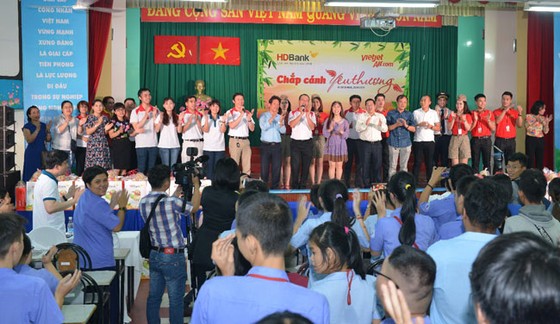 CBNV HDBank, Vietjet chắp cánh ước mơ cho người khuyết tật ảnh 3