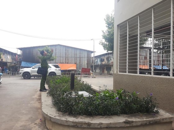 Người đàn ông gieo mình từ tầng 4 chung cư tử vong tại chỗ ảnh 3