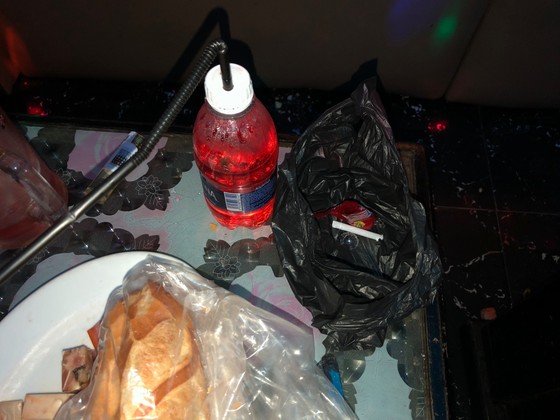 Kiểm tra quán karaoke ở quận 5, phát hiện 16 người nghi sử dụng ma tuý ảnh 5