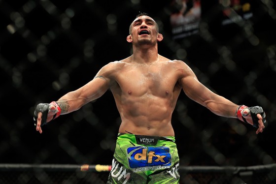 Đấu trường UFC: Johnson “quyền năng” và con số 11 huyền diệu ảnh 2