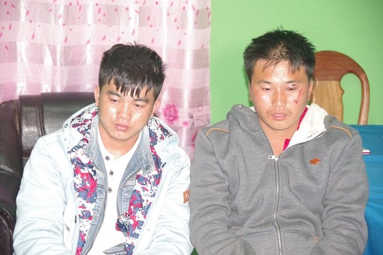 Bắt 2 đối tượng vận chuyển 2 bánh heroin, 18.000 viên ma túy ảnh 1