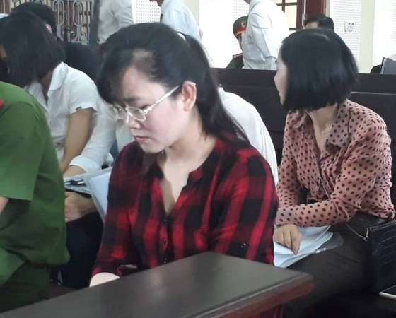 Mở lại phiên tòa xét xử “hot girl ngân hàng” lừa đảo hơn 50 tỷ đồng ảnh 1
