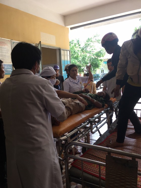 Tai nạn giữa xe tải và xe máy cày, 22 thương vong ảnh 1