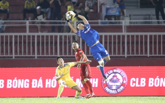 Đá bù Nuti Café V-League 2018: Thầy trò Miura thua trắng đội bóng xứ Nghệ ảnh 1