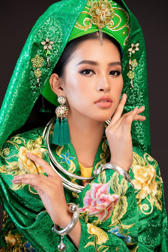 Hoa hậu Tiểu Vy mang điệu múa chầu văn đến Miss World ảnh 1
