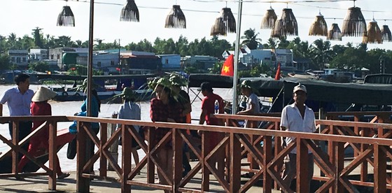 Hàng ngàn khách tham quan đổ về Cần Thơ dịp 2-9 ảnh 3