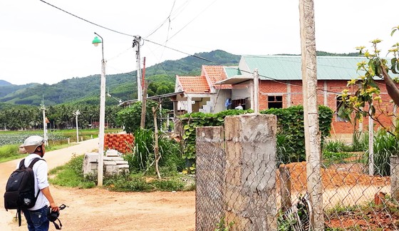 Bí thư thôn “làm luật” trên đất nghĩa trang ảnh 2