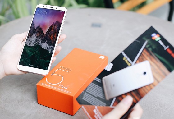 FPT Shop tặng gói bảo hành đặc biệt cho máy Xiaomi chính hãng ảnh 1