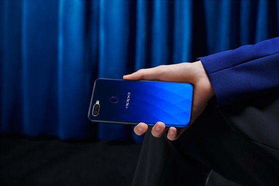 OPPO F9 tạo kỷ lục mới ảnh 1