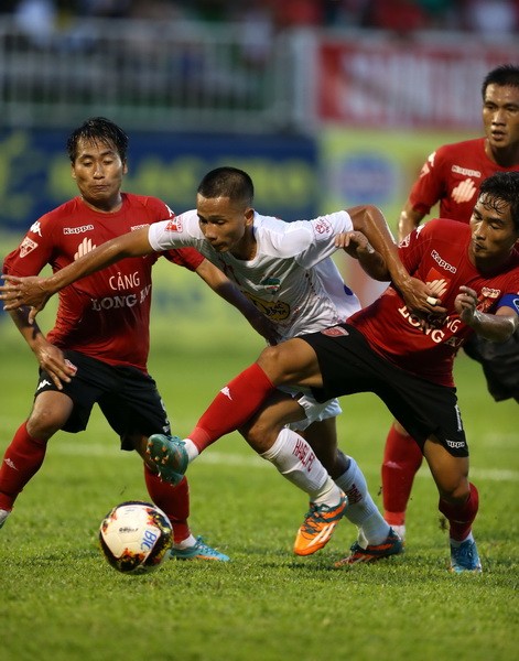 Vòng 18 V-League 2017 – Thăng và trầm ảnh 2
