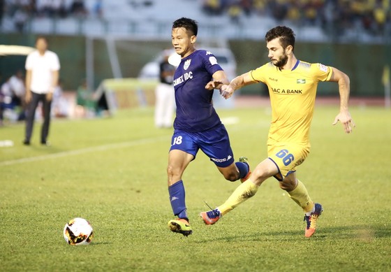 Trọng tài Nhật Bản sẽ điều khiển trận “chung kết” của vòng 21 V-League 2017 ảnh 1