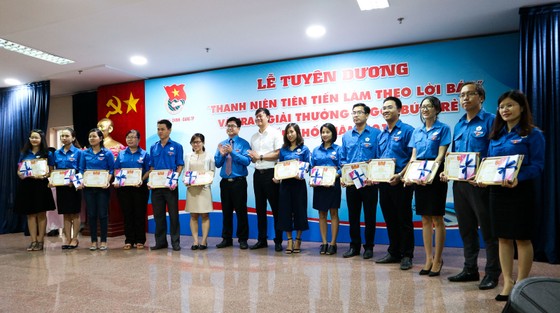 Tuyên dương 43 tập thể đạt thành tích “Thanh niên tiên tiến làm theo lời Bác” cấp khối 2018 ảnh 2
