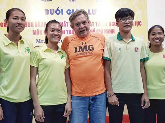 Lê Tú Chinh sẽ sang Mỹ vào đầu năm 2018 ảnh 1