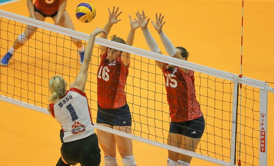 Cúp bóng chuyền nữ quốc tế VTV9 Bình Điền 2019: Toliver và Basa khổ sở trong "chiếc áo chật" ảnh 2