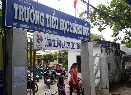 Kiểm điểm hiệu trường và cô giáo trong vụ xã hội hóa giáo dục buộc cả hộ nghèo cũng phải góp tiền ảnh 1