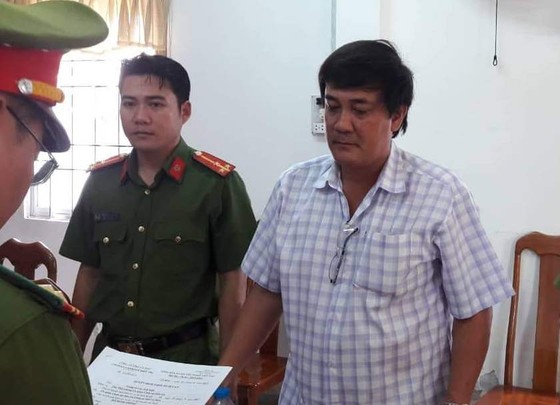 Bắt nguyên trưởng và kế toán Phòng khám đa khoa khu vực Sông Đốc ảnh 1