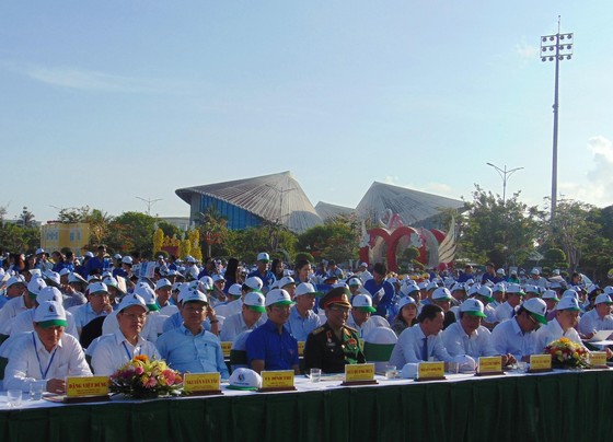 Ô nhiễm, xói lở và xâm thực biển đang đe dọa đến sinh kế bền vững cho hàng triệu người dân ảnh 1