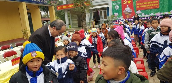 TPHCM luôn hướng đến chiến sĩ, đồng bào vùng biên giới ảnh 1